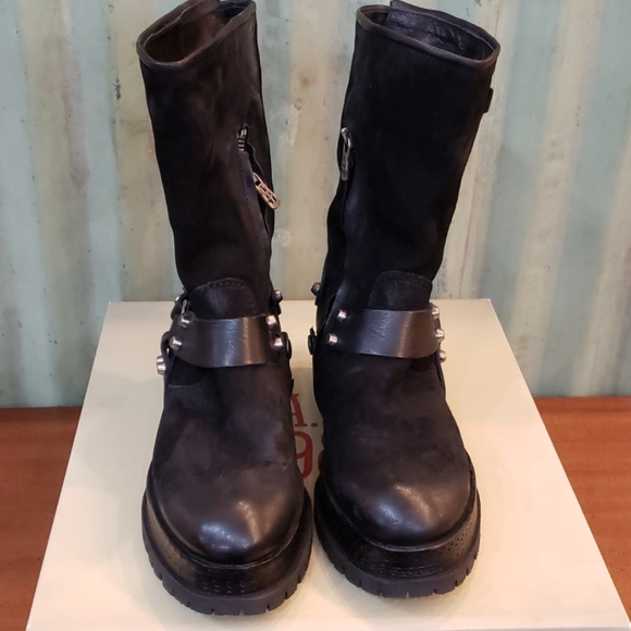 Sold - Picture 2 of 8